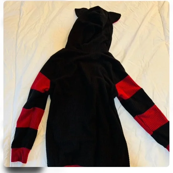 Black and Red Women's Sweater with Hood cat ears - Picture 1 of 3